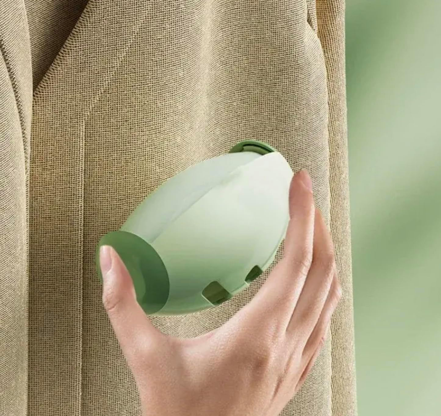 Reusable Lint Roller Ball – Extra Sticky, Washable & Travel-Friendly (Green)